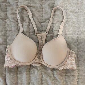 Victoria's Secret Beige Lace Bra